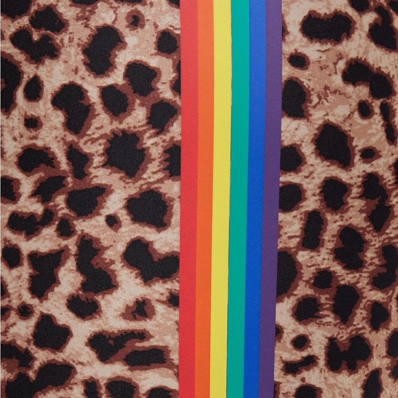 Torrid - Leggings 1X 4X Rainbow Leopard Pride Premium Liquid Pants Retro 90s New - Picture 4 of 5